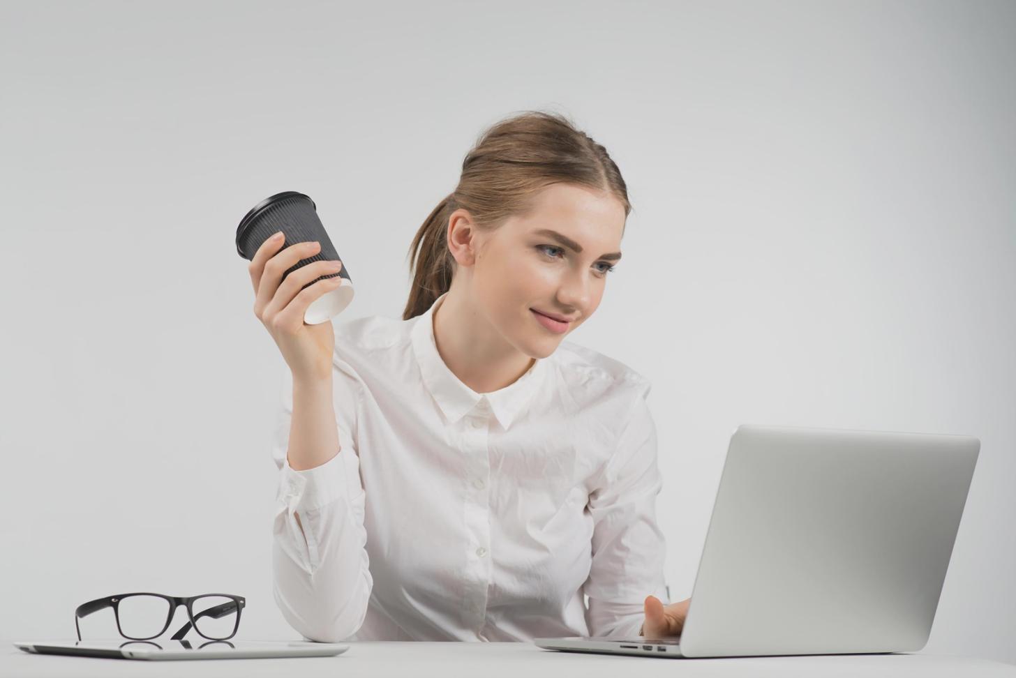 Espace de travail pour entrepreneurs avec analyses financières
